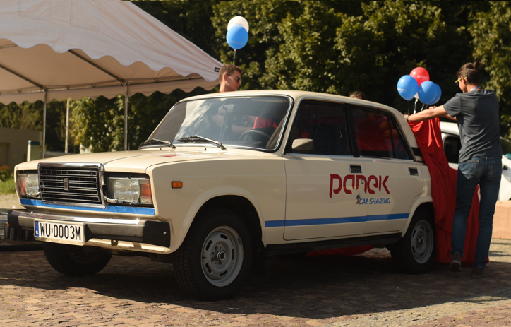 Read more about the article Zaporożec „OUT”, Łada „IN”.<br>2107 w Panek CarSharing!