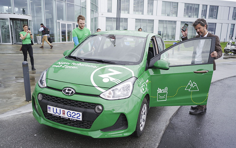 Read more about the article ZipCar wśród wulkanów, czyli jak działa car-sharing w Islandii.